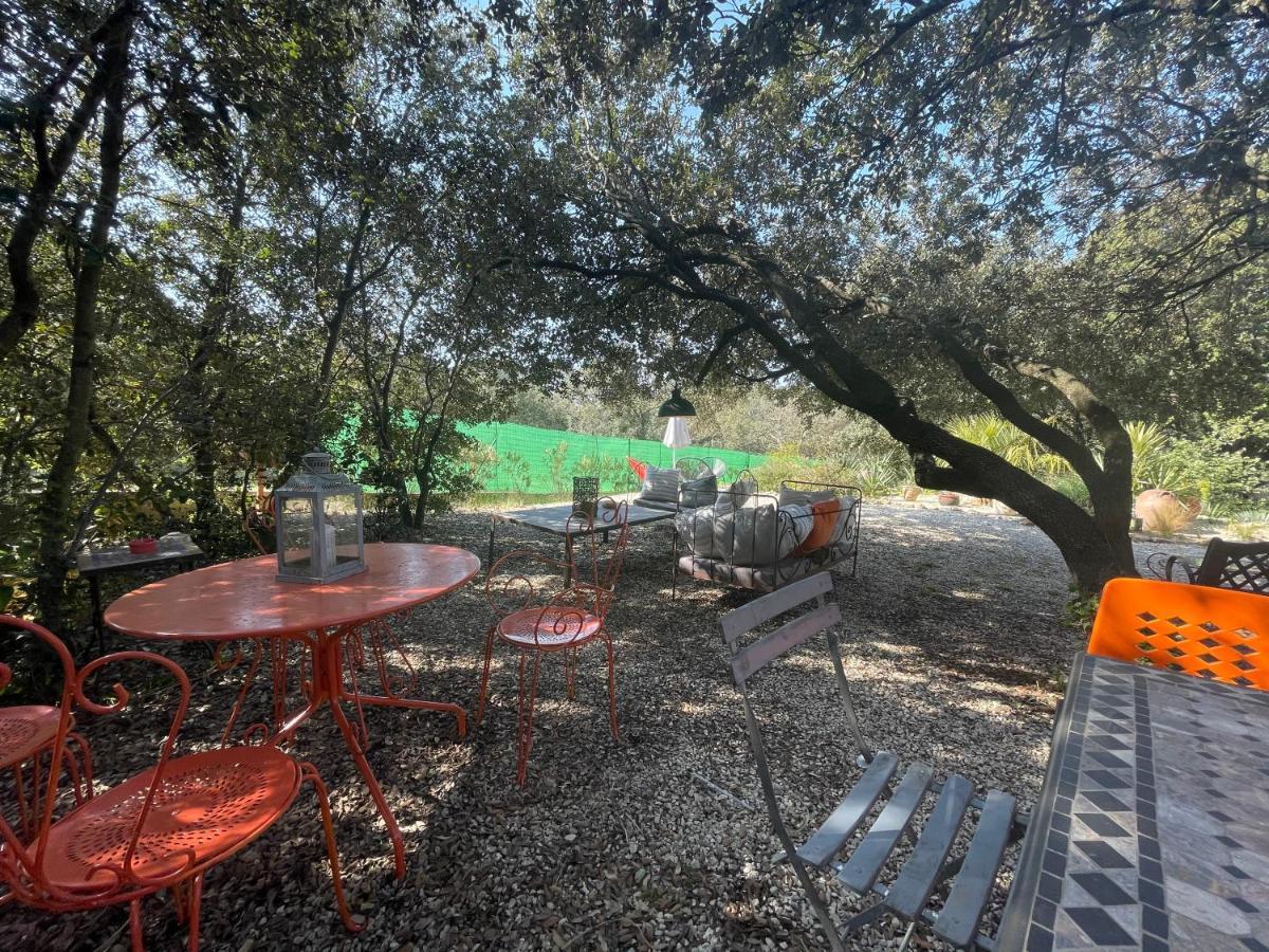 Le Calme De La Garrigue Bed and Breakfast Russan Buitenkant foto