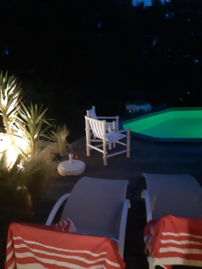 Le Calme De La Garrigue Bed and Breakfast Russan Buitenkant foto