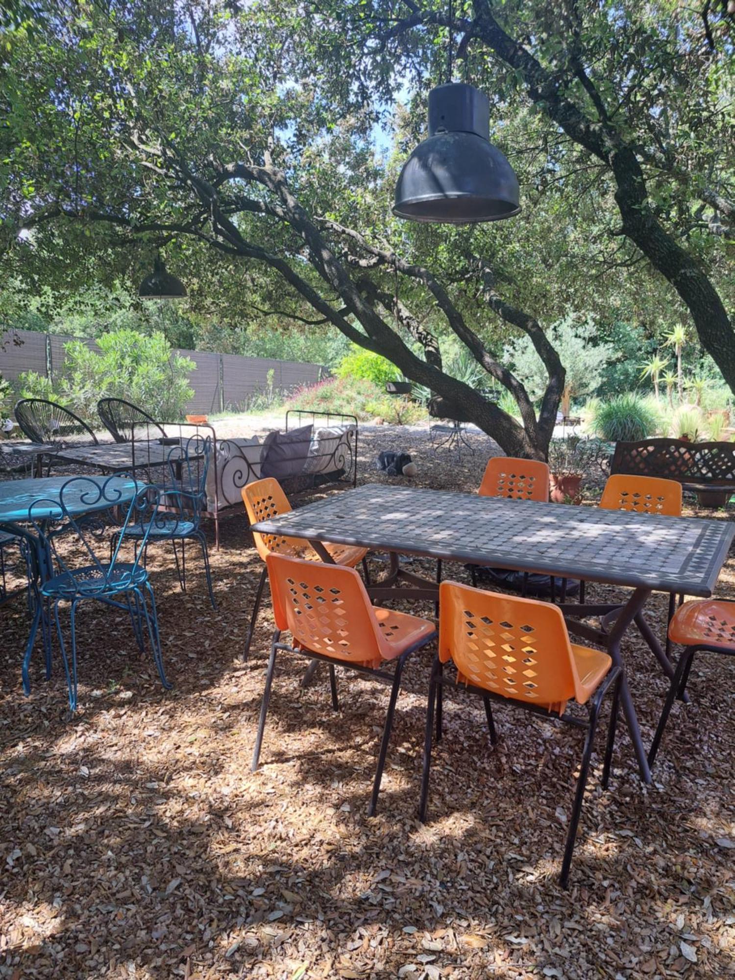 Le Calme De La Garrigue Bed and Breakfast Russan Buitenkant foto