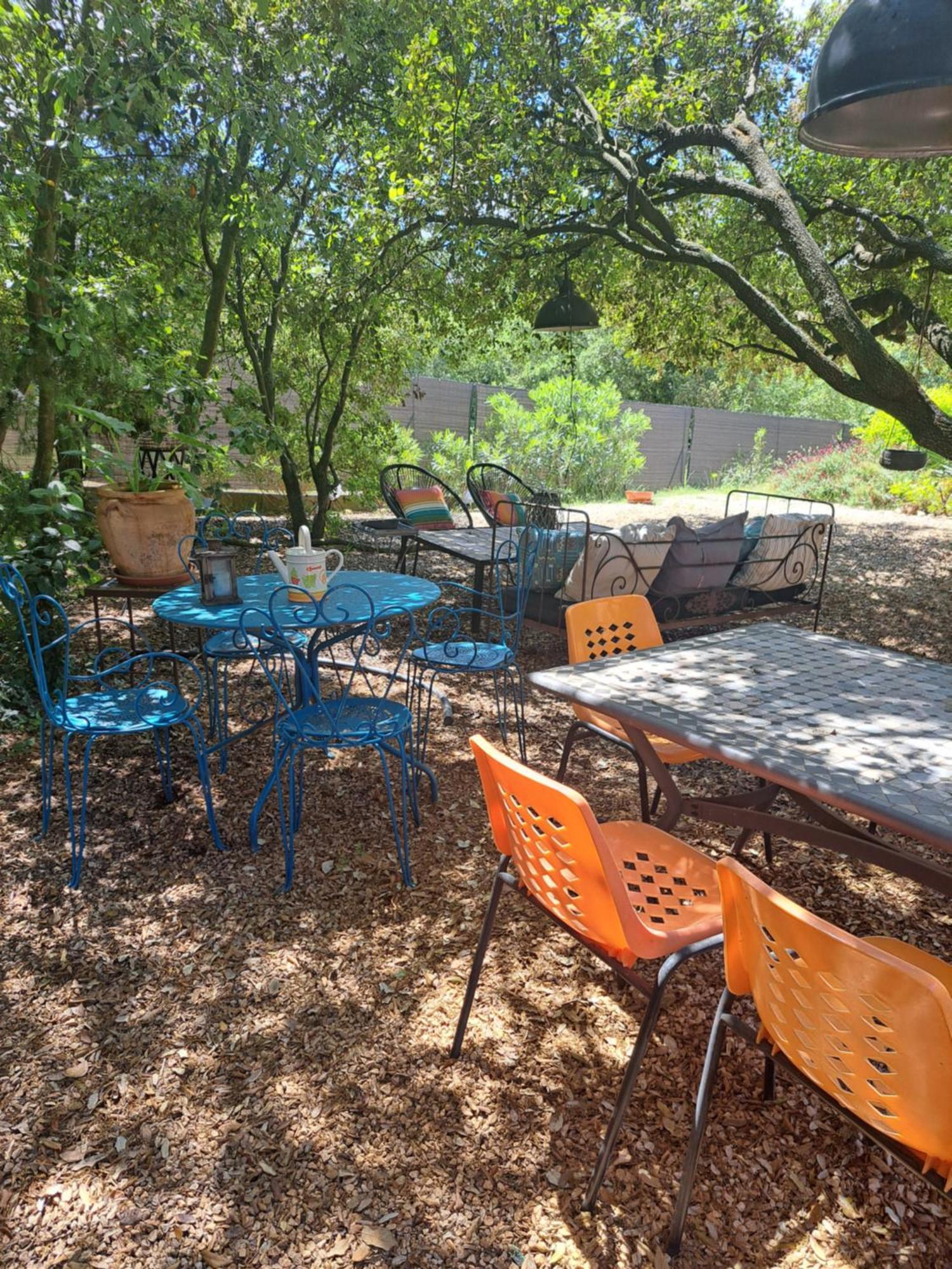 Le Calme De La Garrigue Bed and Breakfast Russan Buitenkant foto