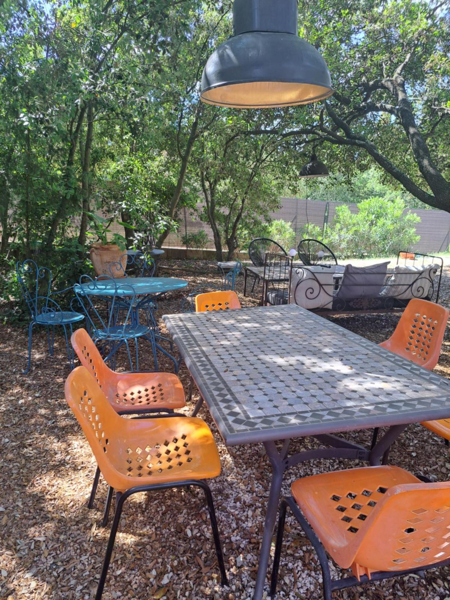 Le Calme De La Garrigue Bed and Breakfast Russan Buitenkant foto