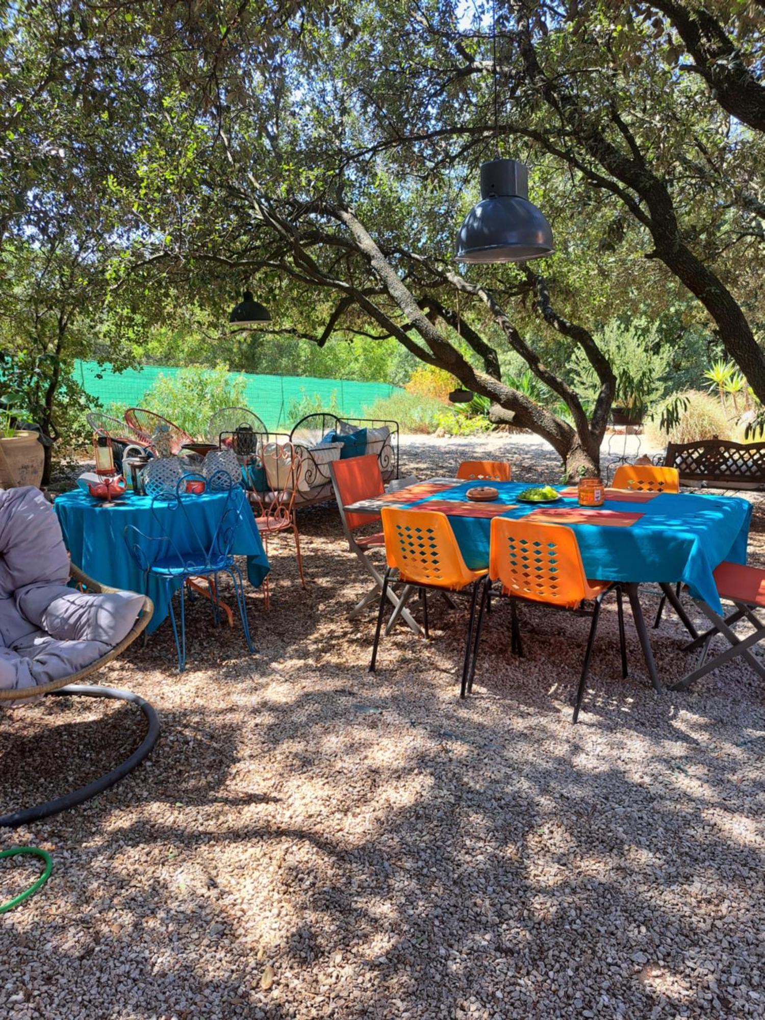 Le Calme De La Garrigue Bed and Breakfast Russan Buitenkant foto